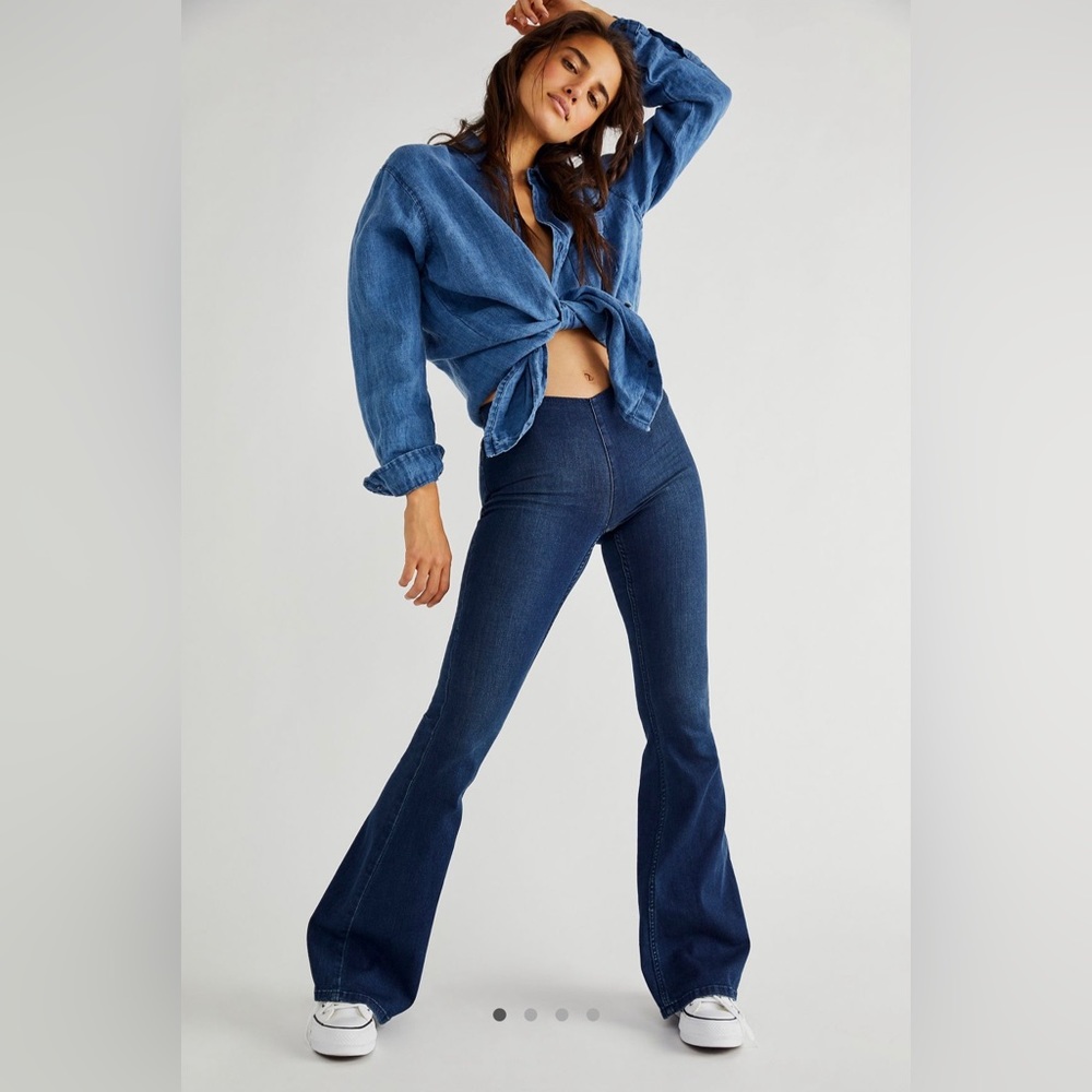 Free People Penny Pull-on Flare jeans size 26R in denim blue